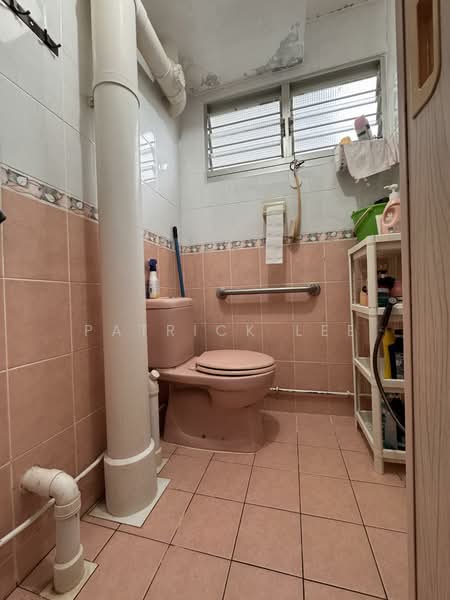 735 Yishun Street 72, 735 Yishun Street 72, 2 Bedrooms, 82 sqft, HDB Flat For Sale, by Patrick Lee, 500122378 - Bathroom - PropertyGuru.com.sg