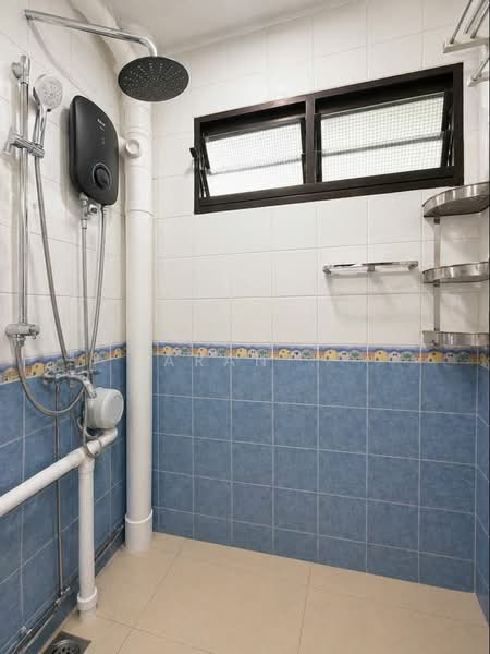 207 Boon Lay Place, 207 Boon Lay Place, 2 Bedrooms, 700 sqft, HDB Flat For Sale, by ARAN ., 500122387 - Bathroom - PropertyGuru.com.sg