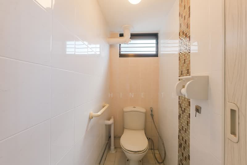 52 New Upper Changi Road, 52 New Upper Changi Road, 3 Bedrooms, 904 sqft, HDB Flat For Sale, by Josephine Teo, 500122392 - Bathroom - PropertyGuru.com.sg