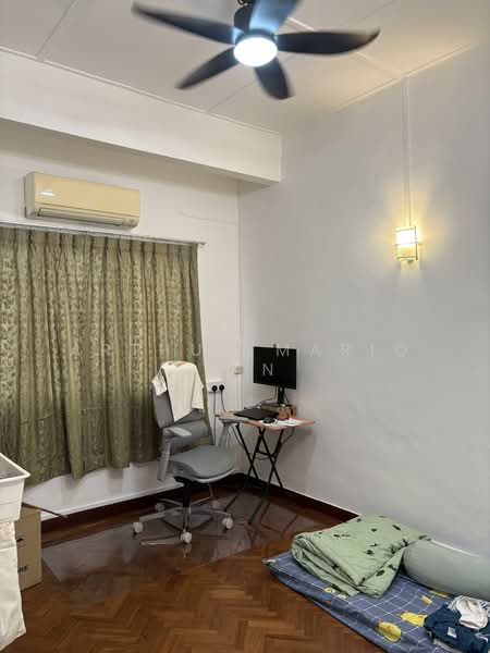 Hillview Estate, Jalan Intan, 4 Bedrooms, 1,800 sqft, Terraced House For Rent, by Arthur Mario Tan, 500122398 - Study - PropertyGuru.com.sg