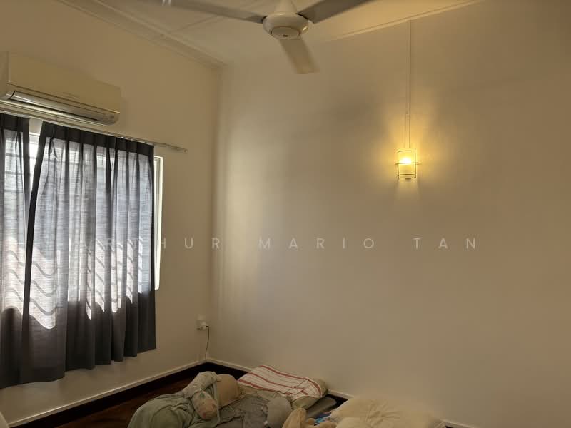 Hillview Estate, Jalan Intan, 4 Bedrooms, 1,800 sqft, Terraced House For Rent, by Arthur Mario Tan, 500122398 - Bedroom - PropertyGuru.com.sg