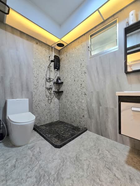 488D Choa Chu Kang Avenue 5, 488D Choa Chu Kang Avenue 5, 3 Bedrooms, 1,216 sqft, HDB Flat For Sale, by Taufik Batisah, 500122406 - Bathroom - PropertyGuru.com.sg