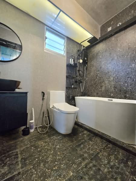 488D Choa Chu Kang Avenue 5, 488D Choa Chu Kang Avenue 5, 3 Bedrooms, 1,216 sqft, HDB Flat For Sale, by Taufik Batisah, 500122406 - Bathroom - PropertyGuru.com.sg