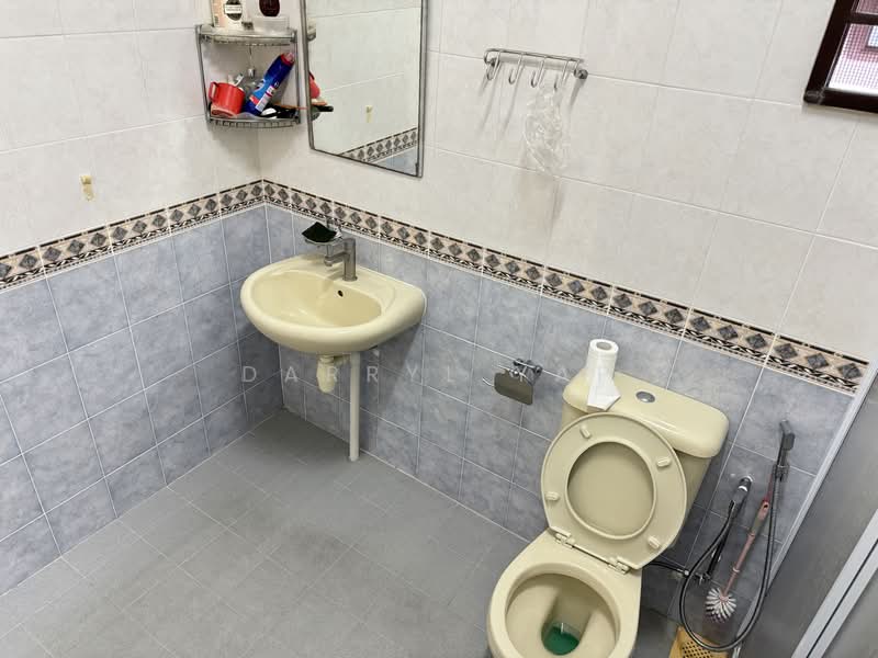 Jalan rabu, , 4 Bedrooms, 2,500 sqft, Semi-Detached House For Rent, by Darryl Yap, 500122409 - Bathroom - PropertyGuru.com.sg