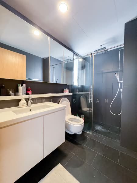 The Viridian, 6 Jalan Ampas, 1 Bedroom, 1,249 sqft, Condominium For Sale, by Phyllis Tan, 500122411 - Bathroom - PropertyGuru.com.sg