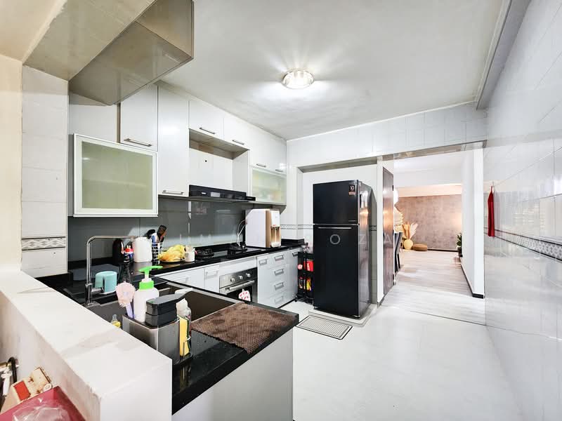 677 Choa Chu Kang Crescent, 677 Choa Chu Kang Crescent, 3 Bedrooms, 1,141 sqft, HDB Flat For Sale, by Aiman Roza, 500122418 - Kitchen - PropertyGuru.com.sg