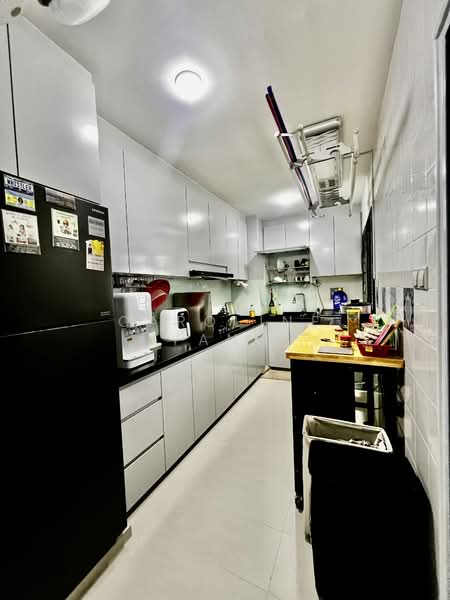 171A Edgedale Plains, 171A Edgedale Plains, 3 Bedrooms, 915 sqft, HDB Flat For Rent, by Caroline Yang, 500122432 - Kitchen - PropertyGuru.com.sg