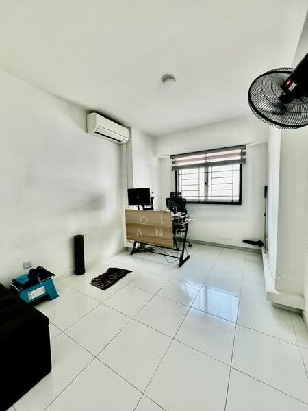 171A Edgedale Plains, 171A Edgedale Plains, 3 Bedrooms, 915 sqft, HDB Flat For Rent, by Caroline Yang, 500122432 - Common room  - PropertyGuru.com.sg