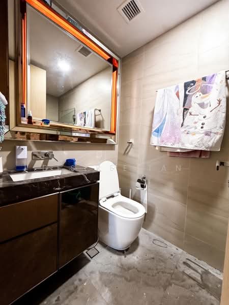Stars of Kovan, 984 Upper Serangoon Road, 2 Bedrooms, 743 sqft, Condominium For Sale, by Desiree Tan, 500122439 - Bathroom - PropertyGuru.com.sg