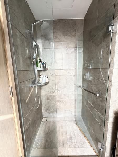 Stars of Kovan, 984 Upper Serangoon Road, 2 Bedrooms, 743 sqft, Condominium For Sale, by Desiree Tan, 500122439 - Bathroom - PropertyGuru.com.sg