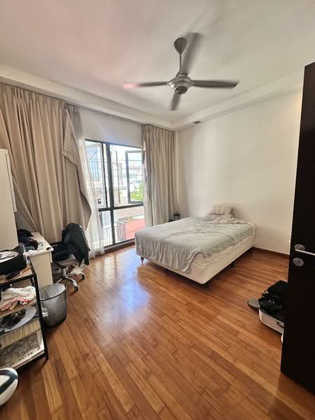 Serangoon Garden Estate, Cowdray Avenue, 5 Bedrooms, 4,000 sqft, Terraced House For Rent, by MH Goh, 500122456 - Bedroom - PropertyGuru.com.sg