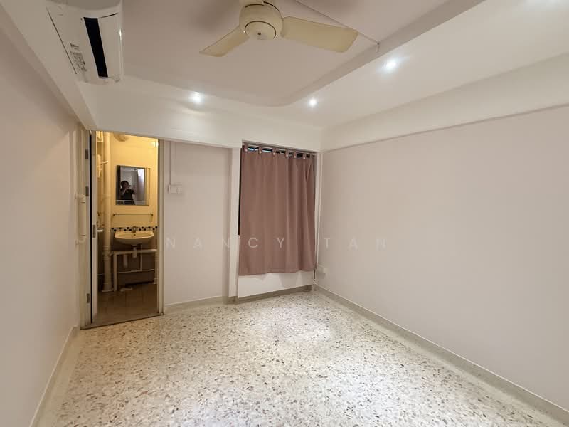 602 Clementi West Street 1, 602 Clementi West Street 1, 2 Bedrooms, 721 sqft, HDB Flat For Rent, by Nancy Tan, 500122458 - Bathroom - PropertyGuru.com.sg