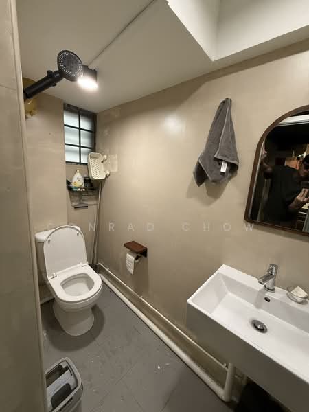 Everton Park HDB Shop, , 1,206 sqft, Shop / Shophouse For Sale, by Conrad Chow, 500122465 - Bathroom - CommercialGuru.com.sg