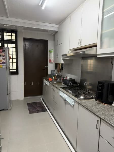 90 Commonwealth Drive, 90 Commonwealth Drive, Room Rental, 80 sqft, HDB Flat For Rent, by Julie Kong, 500122474 - Kitchen - PropertyGuru.com.sg
