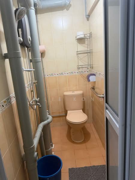 90 Commonwealth Drive, 90 Commonwealth Drive, Room Rental, 80 sqft, HDB Flat For Rent, by Julie Kong, 500122474 - Bathroom - PropertyGuru.com.sg