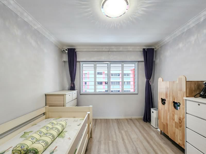 446 Hougang Avenue 8, 446 Hougang Avenue 8, 4 Bedrooms, 1,572 sqft, HDB Flat For Sale, by Zann Tan, 500122476 - Bedroom 3 - PropertyGuru.com.sg