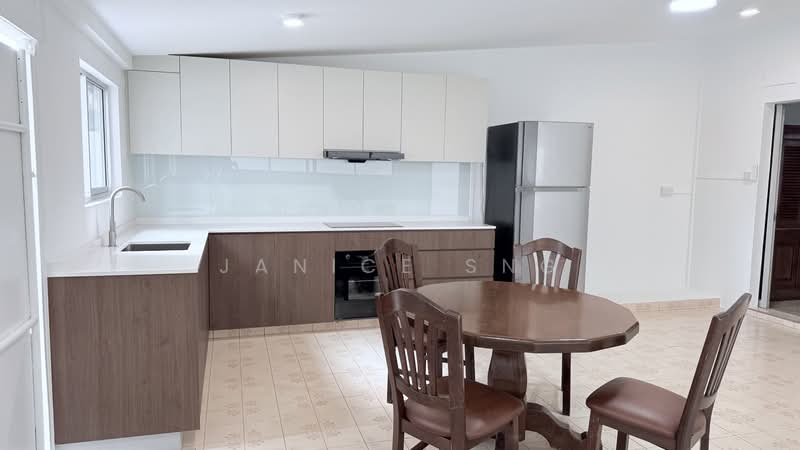 Newly Renovated Terrace in Kovan (Near Kovan MRT & Heartland/NEX Mall), , 4 Bedrooms, 2,300 sqft, Terraced House For Rent, by Janice Sng, 500122481 - Kitchen - PropertyGuru.com.sg