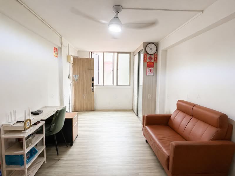 642 Hougang Avenue 8, 642 Hougang Avenue 8, Room Rental, 646 sqft, HDB Flat For Rent, by Carolyn Gavriella Choo, 500122484 - Living Room - PropertyGuru.com.sg
