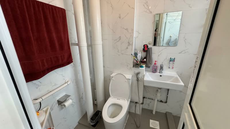 421 Serangoon Central, 421 Serangoon Central, 3 Bedrooms, 1,130 sqft, HDB Flat For Sale, by Kenny Ang, 500122485 - Bathroom - PropertyGuru.com.sg