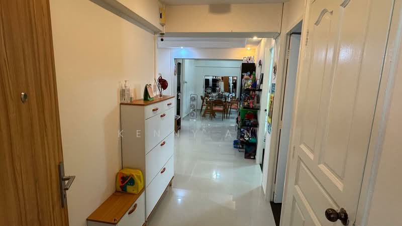 421 Serangoon Central, 421 Serangoon Central, 3 Bedrooms, 1,130 sqft, HDB Flat For Sale, by Kenny Ang, 500122485 - Entrance - PropertyGuru.com.sg