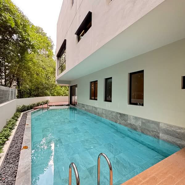 Brand New Bespoke Luxury Detached @ Kheam Hock Road, , 6 Bedrooms, 10,765 sqft, Detached House For Sale, by Gary Shien, 500122508 - Exterior - PropertyGuru.com.sg