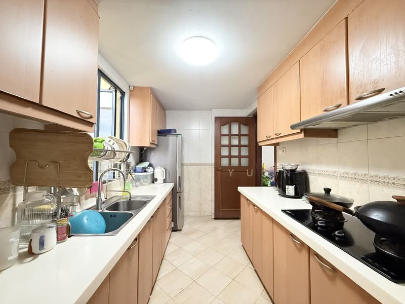 Westcove Condo, 12 West Coast Crescent, 2 Bedrooms, 1,098 sqft, Condominium For Rent, by Wesley Yuen, 500122516 - Kitchen - PropertyGuru.com.sg