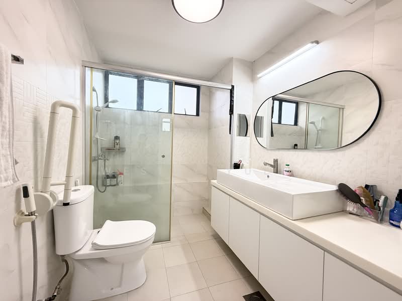 Westcove Condo, 12 West Coast Crescent, 2 Bedrooms, 1,098 sqft, Condominium For Rent, by Wesley Yuen, 500122516 - Bathroom - PropertyGuru.com.sg
