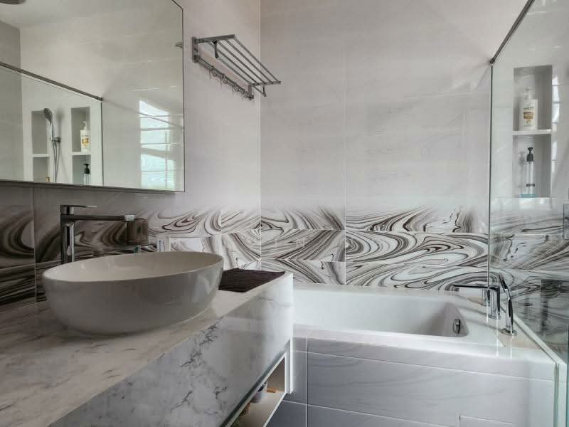 ⭐Rare! Seaside Park, 8years old Modern Semi-D✅Minutes to East Coast Park, Face North | Lift & Pool | 6 Rooms ensuite | 2 Cars, 7 Bedrooms, 5,530 sqft, Semi-Detached House For Sale, by Melvin Ng, 500122521 - Bathroom - PropertyGuru.com.sg