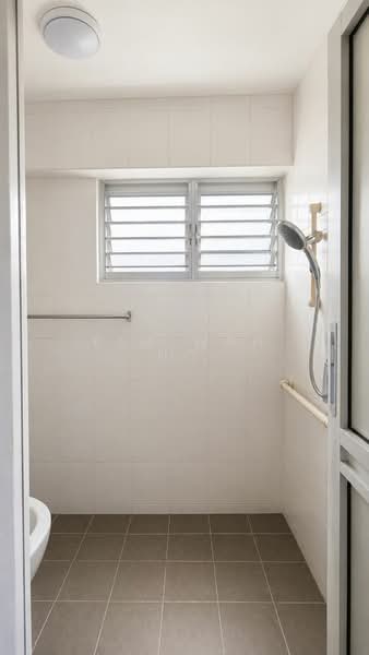 211 Serangoon Avenue 4, 211 Serangoon Avenue 4, 3 Bedrooms, 1,001 sqft, HDB Flat For Sale, by Kim Wah Ng, 500122525 - Bathroom - PropertyGuru.com.sg