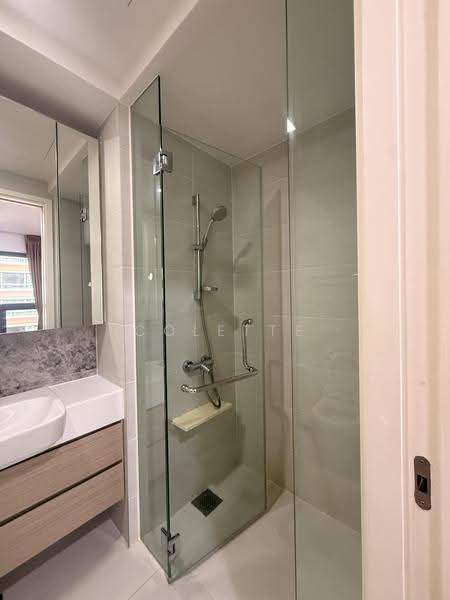 The Lakefront Residences, 48 Lakeside Drive, Boon Lay / Jurong / Tuas, 2 Bedrooms, 775 sqft, Condominium For Sale, by Colette Khoo, 500122528 - Bathroom - PropertyGuru.com.sg