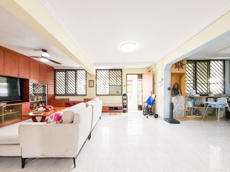654 Yishun Avenue 4, 654 Yishun Avenue 4, 4 Bedrooms, 1,442 sqft, HDB Flat For Sale, by Aaron Leong, 500122557 - Living Room - PropertyGuru.com.sg