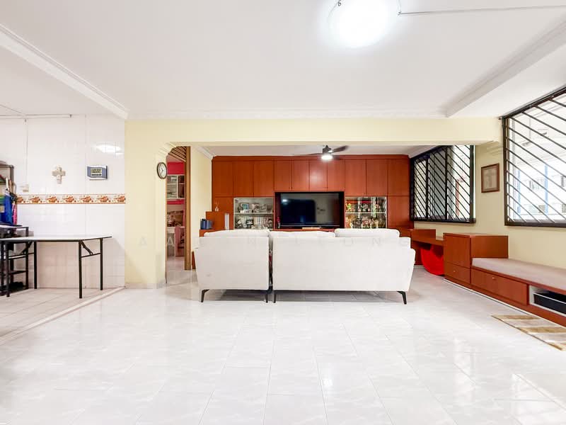 654 Yishun Avenue 4, 654 Yishun Avenue 4, 4 Bedrooms, 1,442 sqft, HDB Flat For Sale, by Aaron Leong, 500122557 - Living Room - PropertyGuru.com.sg