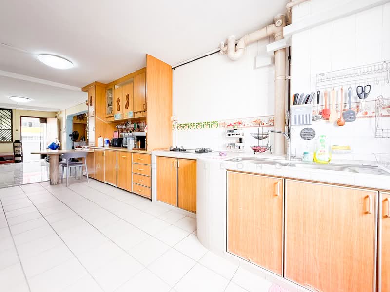 654 Yishun Avenue 4, 654 Yishun Avenue 4, 4 Bedrooms, 1,442 sqft, HDB Flat For Sale, by Aaron Leong, 500122557 - Kitchen - PropertyGuru.com.sg