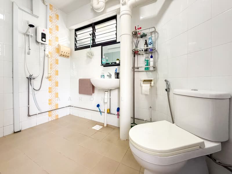 654 Yishun Avenue 4, 654 Yishun Avenue 4, 4 Bedrooms, 1,442 sqft, HDB Flat For Sale, by Aaron Leong, 500122557 - Bathroom - PropertyGuru.com.sg