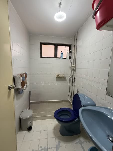 Bayshore Park, 50 Bayshore Road, 2 Bedrooms, 937 sqft, Condominium For Sale, by James Lee, 500122558 - Bathroom - PropertyGuru.com.sg