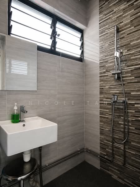 921 Tampines Street 91, 921 Tampines Street 91, 3 Bedrooms, 1,119 sqft, HDB Flat For Sale, by Nicole Tan, 500122566 - Bathroom - PropertyGuru.com.sg