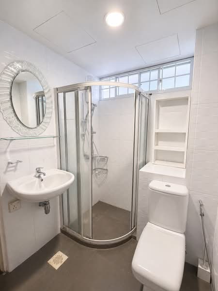 Kensington Park, 2 Kensington Park Drive, 3 Bedrooms, 2,239 sqft, Condominium For Rent, by Yoker Wong, 500122573 - Bathroom - PropertyGuru.com.sg