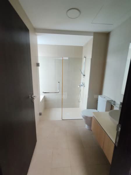 The Shorefront, 165A Jln. Loyang Besar, 3 Bedrooms, 1,000 sqft, Apartment For Rent, by Lynda How, 500122576 - Bathroom - PropertyGuru.com.sg