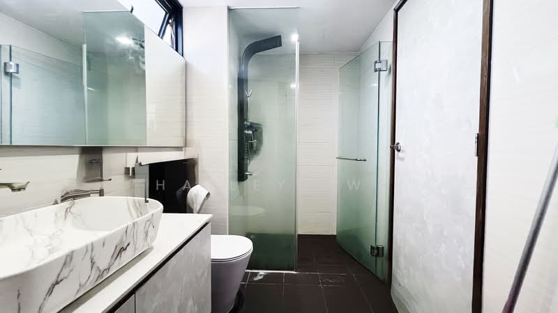 Riverparc Residence, 94 Punggol Drive, 3 Bedrooms, 1,227 sqft, Executive Condominium For Sale, by Hailey Ewe, 500122609 - Bathroom - PropertyGuru.com.sg