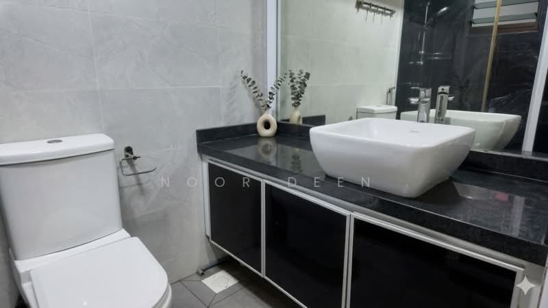 507A Wellington Circle, 507A Wellington Circle, 3 Bedrooms, 1,195 sqft, HDB Flat For Sale, by Noor Deen, 500122613 - Bathroom - PropertyGuru.com.sg