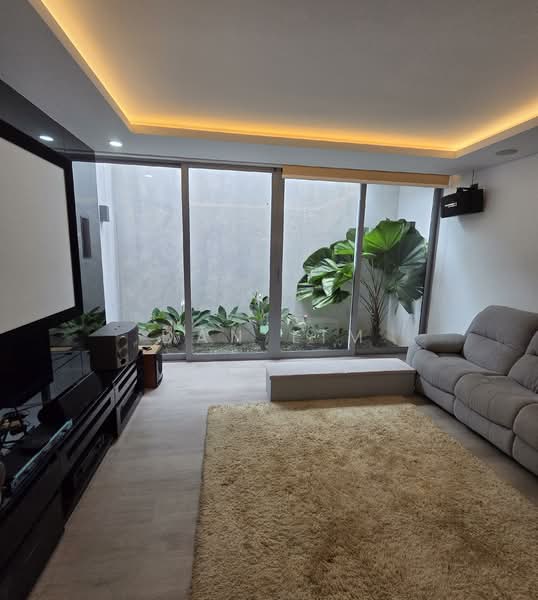 Braddell Heights Estate, Matlock Rise, 7 Bedrooms, 11,000 sqft, Bungalow House For Sale, by Dan Lim, 500122614 - Living Room - PropertyGuru.com.sg