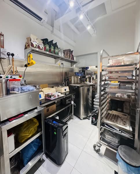Nice Reno F&B/Cafe Shophouse. Good Location near Farrer Park/Little India Area, Farrer Park/Race Course Road/Little India Area/Jalan Besar/Boon Keng, 1,686 sqft, Food & Beverage For Rent, by Ashlyn Peh, 500122623 - Kitchen - CommercialGuru.com.sg