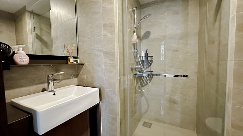 Riverfront Residences, 51 Hougang Avenue 7, 3 Bedrooms, 872 sqft, Condominium For Sale, by Seah Wan Peng (Gilda), 500122640 - Bath - PropertyGuru.com.sg