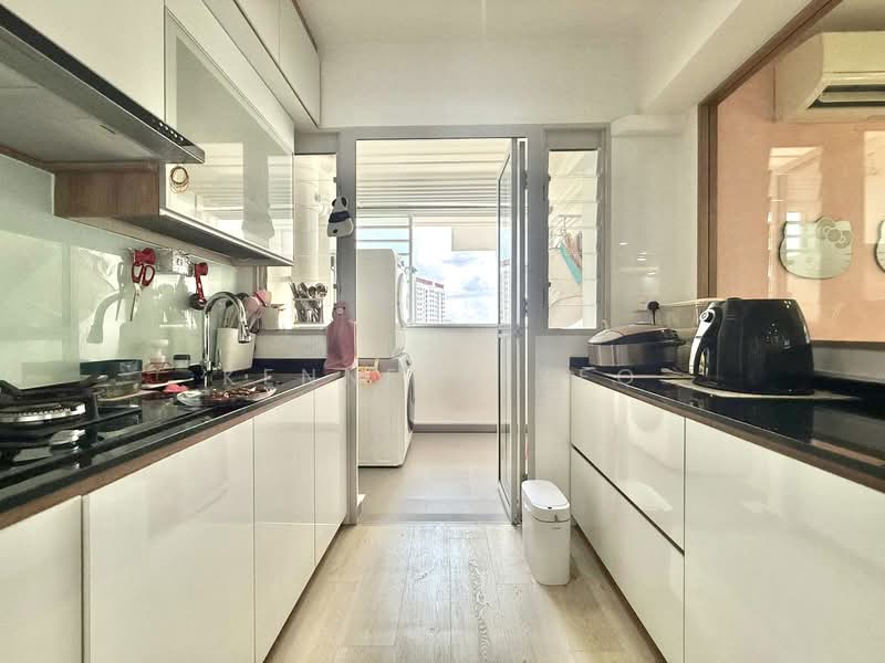 323B Sumang Walk, 323B Sumang Walk, 3 Bedrooms, 1,216 sqft, HDB Flat For Sale, by Kenneth Yeo, 500122646 - Kitchen - PropertyGuru.com.sg