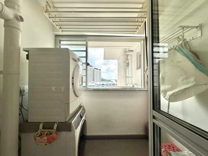 323B Sumang Walk, 323B Sumang Walk, 3 Bedrooms, 1,216 sqft, HDB Flat For Sale, by Kenneth Yeo, 500122646 - Balcony - PropertyGuru.com.sg