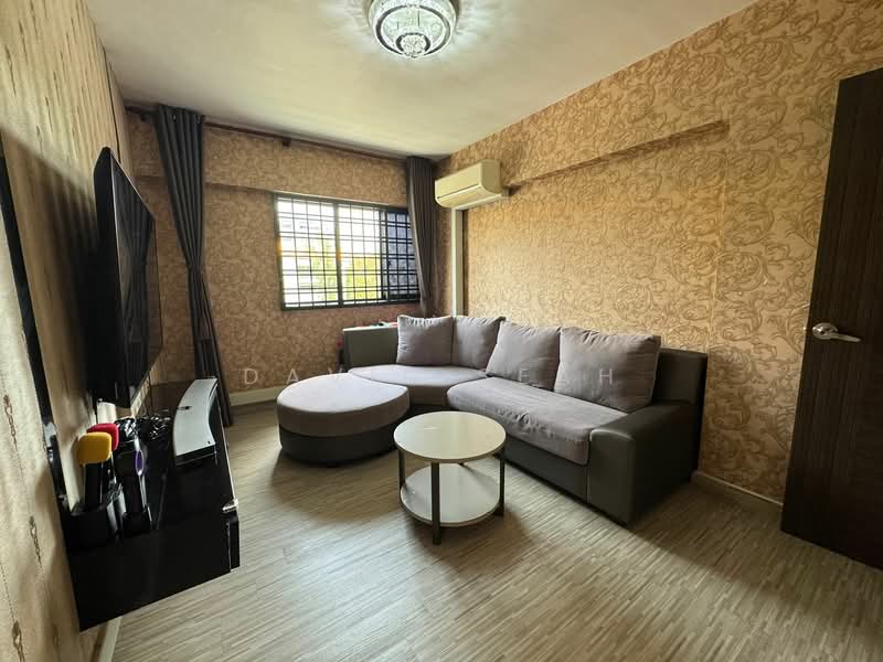 113 Clementi Street 13, 113 Clementi Street 13, 3 Bedrooms, 1,120 sqft, HDB Flat For Sale, by David Seah, 500122649 - Living Room - PropertyGuru.com.sg