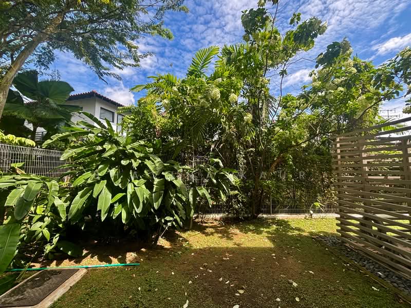 Lovely Detached/Bungalow with Pool & Garden, in Braddell Heights Estate!, Cotswold Close | Lynwood Grove | Muswell Hill | Matlock Rise, 7 Bedrooms, 6,600 sqft, Detached House For Rent, by Bhavina Kaur, 500122680 - Exterior - PropertyGuru.com.sg