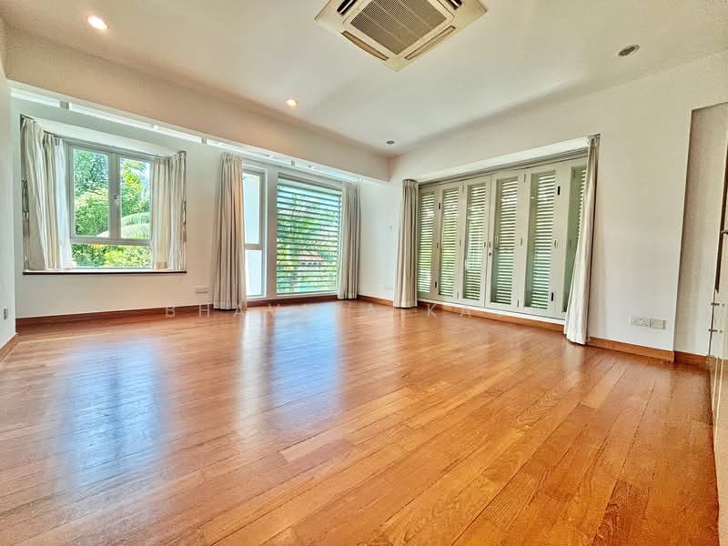 Lovely Detached/Bungalow with Pool & Garden, in Braddell Heights Estate!, Cotswold Close | Lynwood Grove | Muswell Hill | Matlock Rise, 7 Bedrooms, 6,600 sqft, Detached House For Rent, by Bhavina Kaur, 500122680 - Living Room - PropertyGuru.com.sg