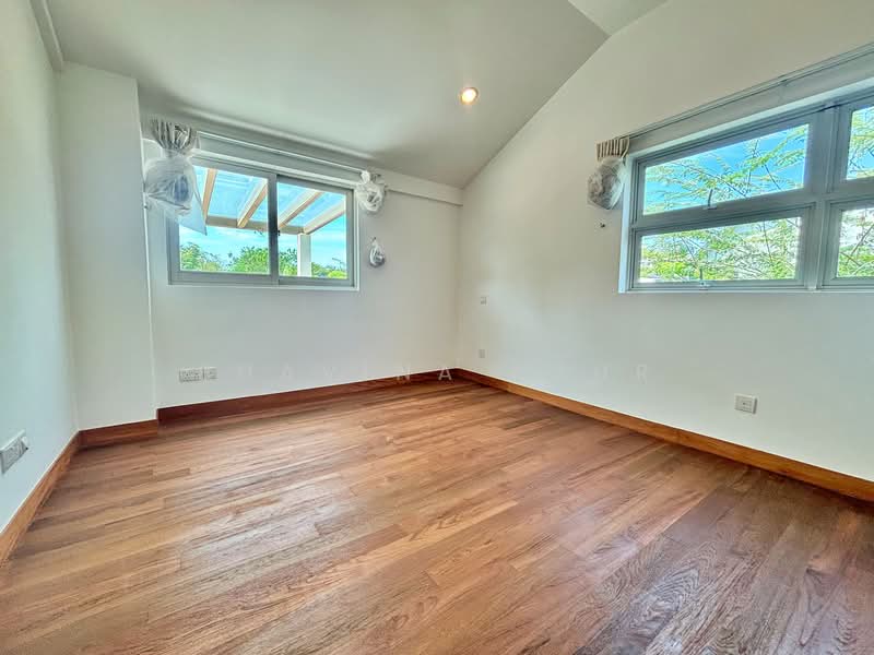 Lovely Detached/Bungalow with Pool & Garden, in Braddell Heights Estate!, Cotswold Close | Lynwood Grove | Muswell Hill | Matlock Rise, 7 Bedrooms, 6,600 sqft, Detached House For Rent, by Bhavina Kaur, 500122680 - Interior - PropertyGuru.com.sg