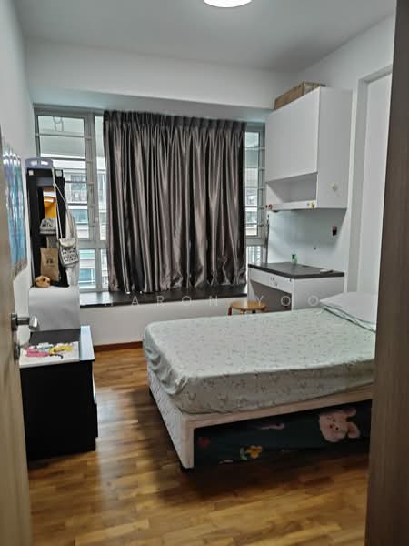 Caspian, 54 Lakeside Drive, 4 Bedrooms, 1,399 sqft, Condominium For Rent, by Sharon Yoo, 500122700 - Bedroom - PropertyGuru.com.sg